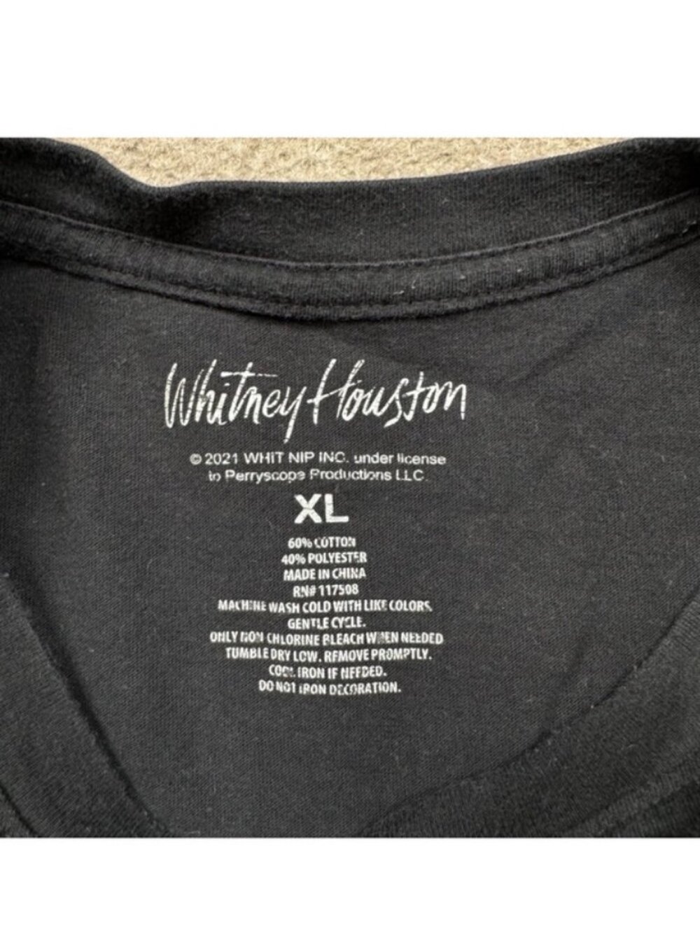 Whitney Houston Graphic T Shirt Womens Size XL Black Crop Short Sleeve Tee - Picture 2 of 3